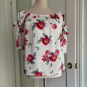 Le Lis Off-Shoulder Floral Blouse